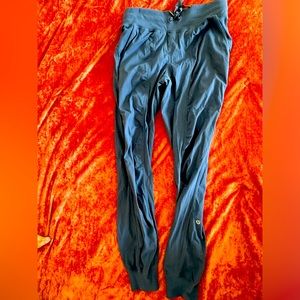 Teal blue lululemon dance joggers size 4